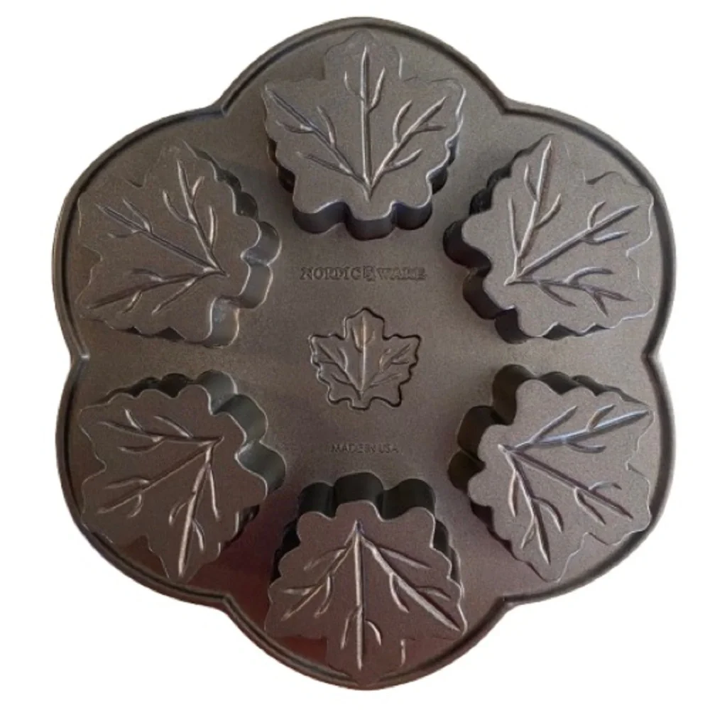 Nordic Ware Cast Aluminum Maple Leaf Cakelet Pan Nonstick Pro Baking Made in USA